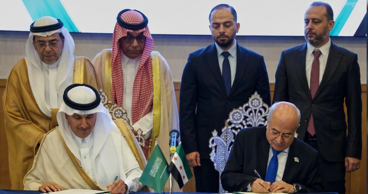 السعودية وسورية توقعان مذكرتي تفاهم لتطوير السكك الحديدية والنقل البري