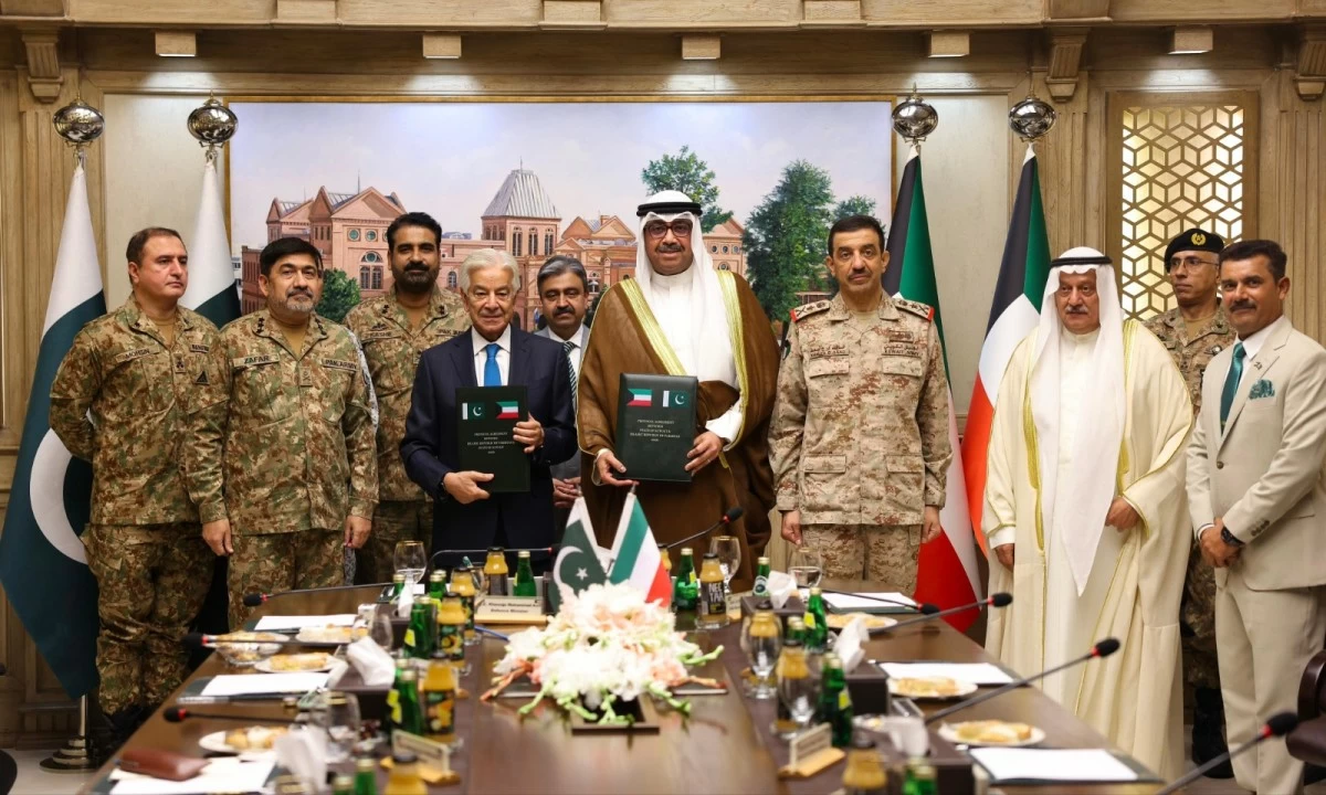 الكويت وباكستان توقّعان اتفاقية للدفاع والتعاون العسكري المشترك