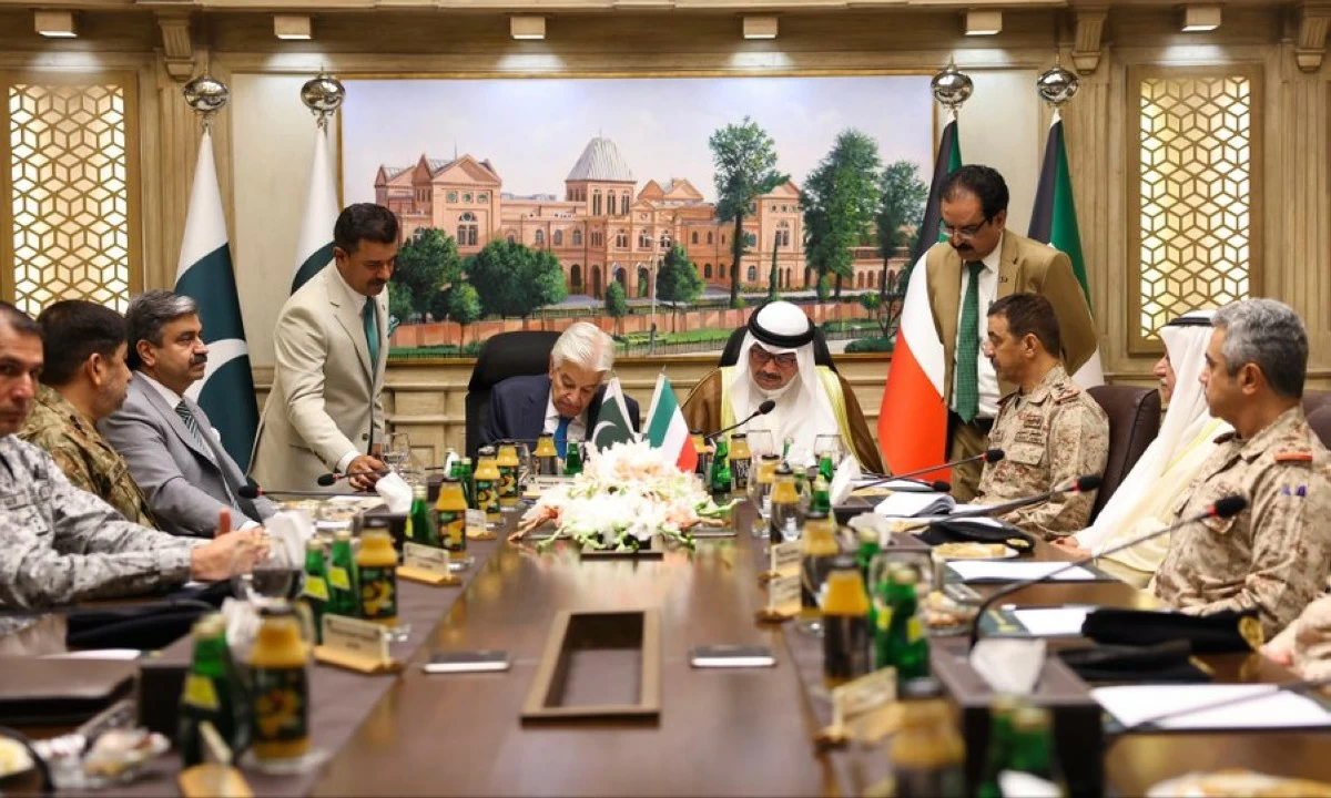 الكويت وباكستان توقّعان اتفاقية للدفاع والتعاون العسكري المشترك