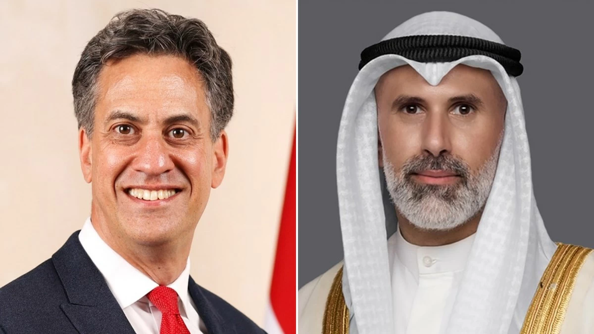 وزير الخارجية ونظيره البريطاني يبحثان تعزيز العلاقات والتطورات الإقليمية