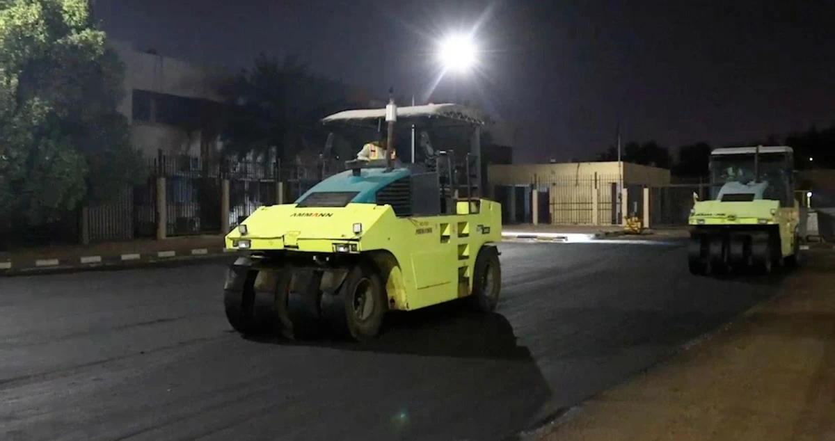 'الأشغال': مواصلة تنفيذ أعمال صيانة جذرية لرفع كفاءة الطرق في منطقة العارضية