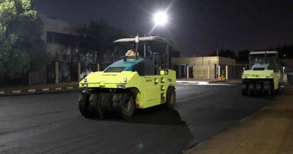 'الأشغال': مواصلة تنفيذ أعمال صيانة جذرية لرفع كفاءة الطرق في منطقة العارضية