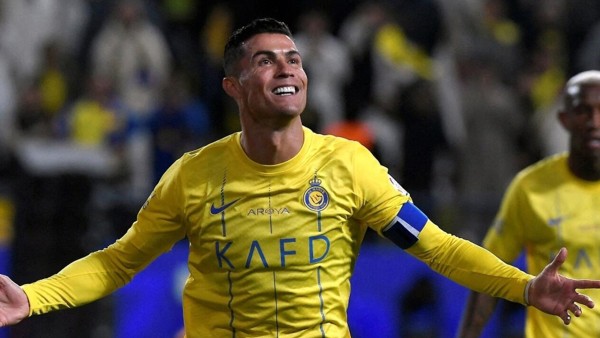 رونالدو‬⁩ يصبح الهداف التاريخي للنصر في الدوري السعودي