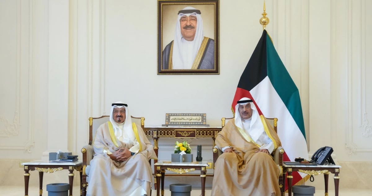 سمو ولي العهد يستقبل رئيس الوزراء والنائب الأول ووزيري الدفاع والخارجية