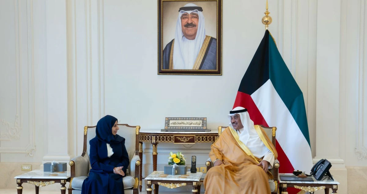 سمو الأمير يتسلم رسالة خطية من رئيس مجلس القيادة اليمني تتعلق بالعلاقات الثنائية وسبل تعزيزها