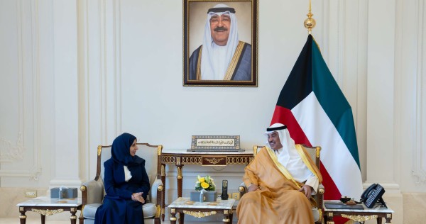 سمو الأمير يتسلم رسالة خطية من رئيس مجلس القيادة اليمني تتعلق بالعلاقات الثنائية وسبل تعزيزها