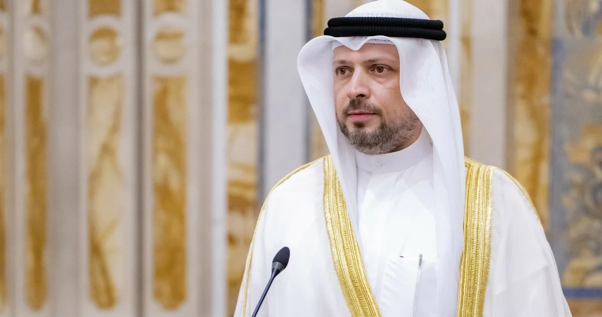 سمو الأمير يستقبل وزير الخارجية ورئيس البعثة الدبلوماسية الكويتية الجديد لدى النمسا