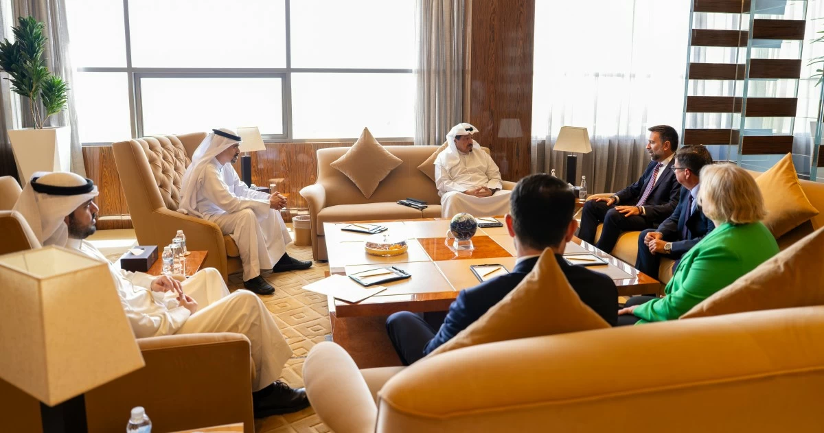 رئيس الوزراء يبحث مع رئيس 'إيرباص' لأفريقيا والشرق الأوسط تعزيز التعاون في مجالي الطيران والنقل الجوي