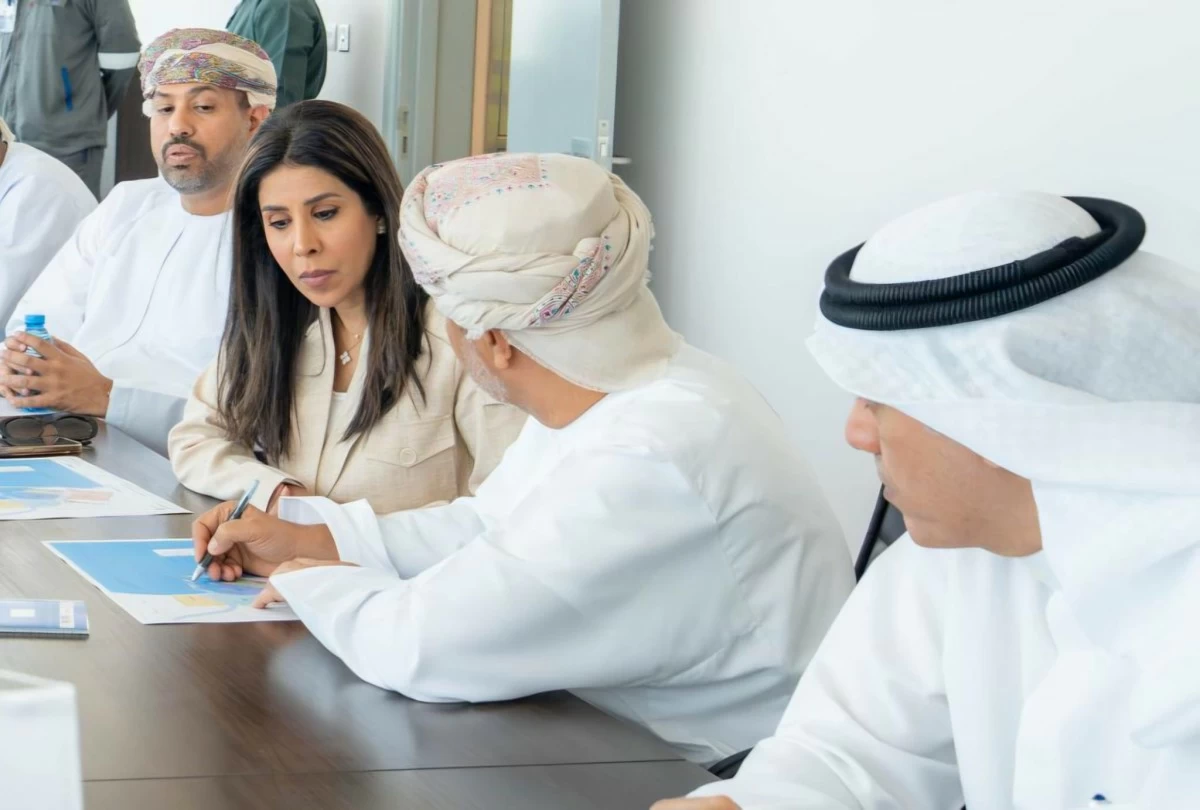 وزيرة 'الأشغال' تزور سلطنة عُمان وتطّلع على إمكانات 'ميناء الدقم'