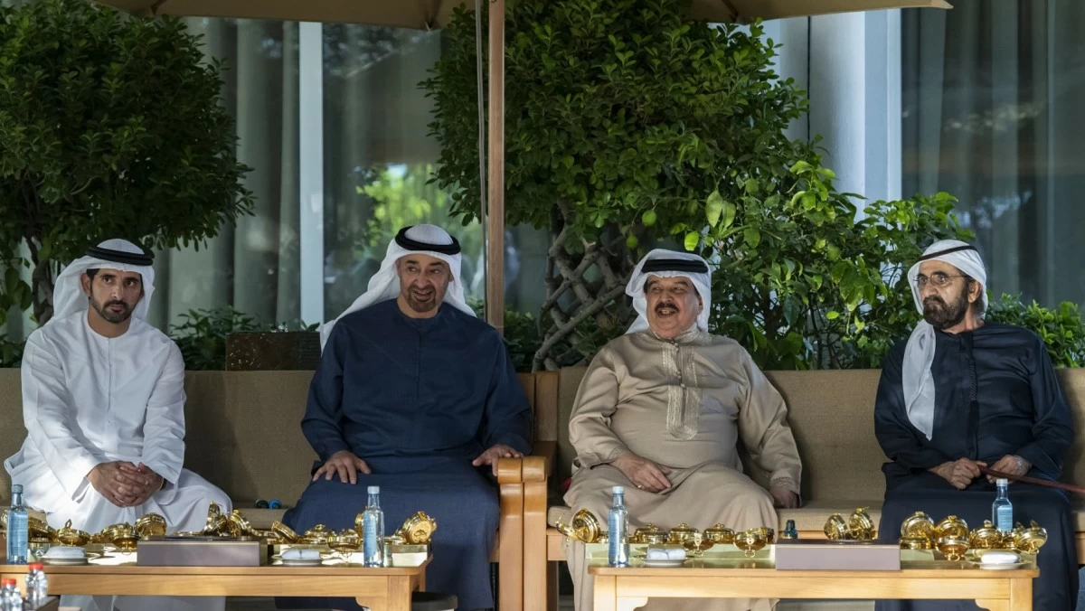 رئيس الإمارات وملك البحرين يبحثان تعزيز التعاون وقضايا إقليمية ودولية