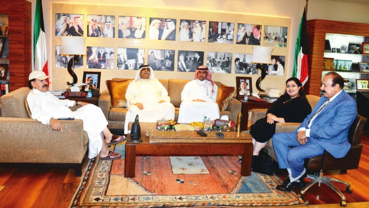 الجارالله استقبل مُوثِّق تاريخ 'القصر الأحمر': دعم مبادرات حفظ الوثائق والذاكرة الوطنية