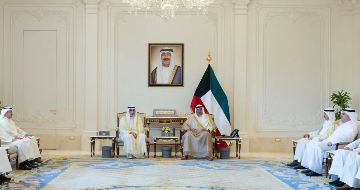 ولي العهد يستقبل رئيس الوزراء بالإنابة والقائمين على إحباط أكبر عملية لتصنيع وترويج 'اللاريكا'