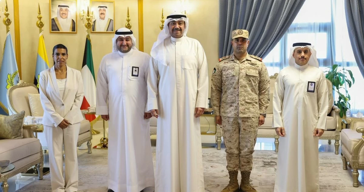 وزير الدفاع يستقبل الوكيلين المساعدين في الوزارة بمناسبة صدور المرسوم الأميري بتعيينهما