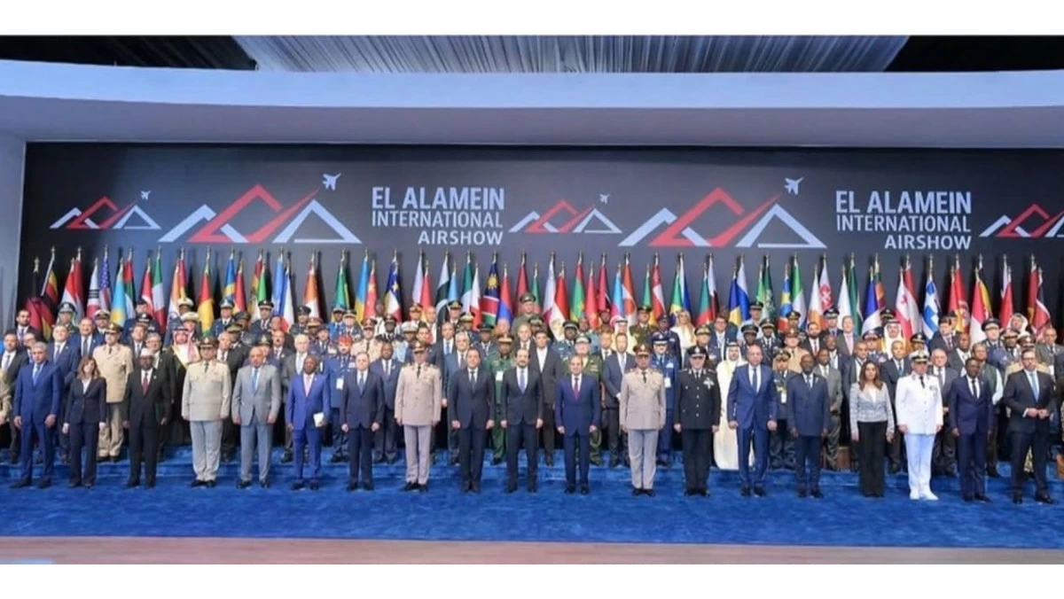 آمر 'القوة الجوية' يشارك في معرض العلمين للطيران والفضاء الدولي