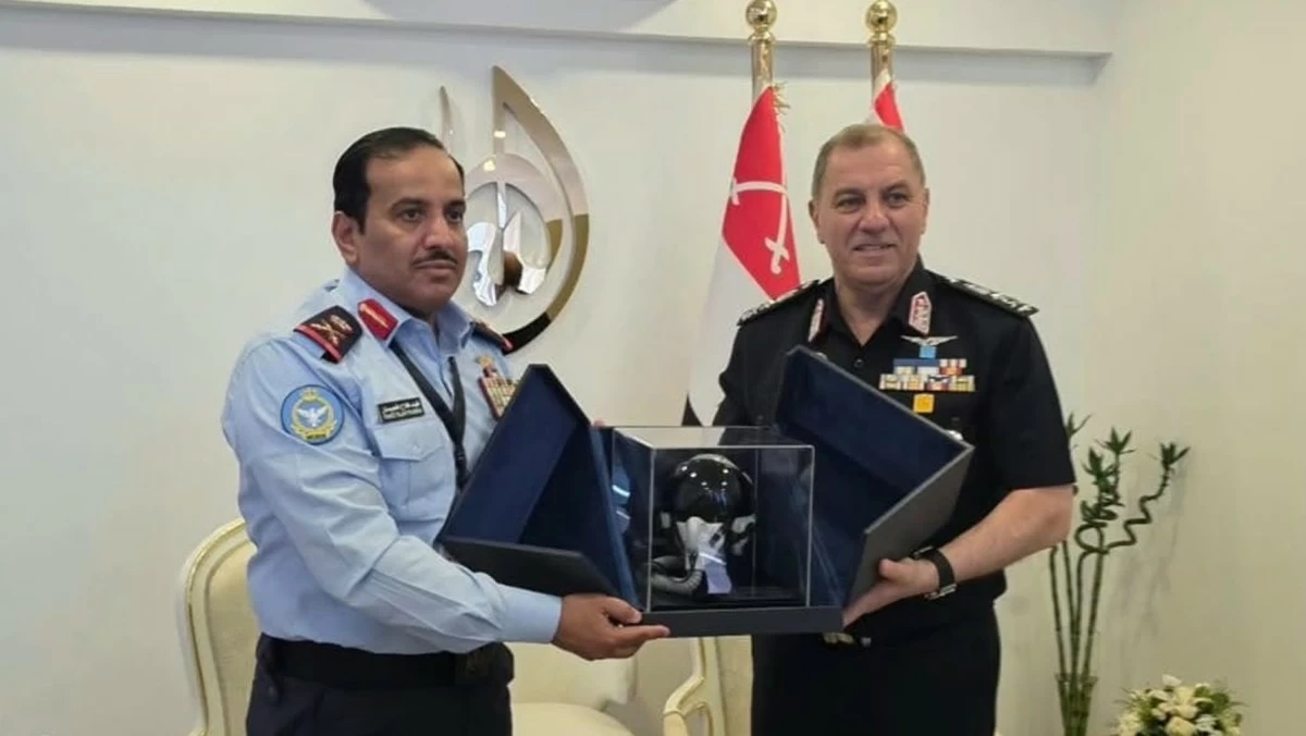 آمر 'القوة الجوية' يشارك في معرض العلمين للطيران والفضاء الدولي