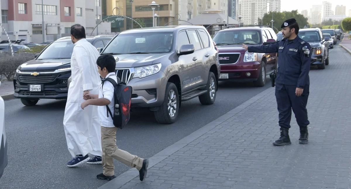 رجال الأمن والمرور... حضور ميداني وتوعوي مكثف لتأمين انطلاق العام الدراسي الجديد
