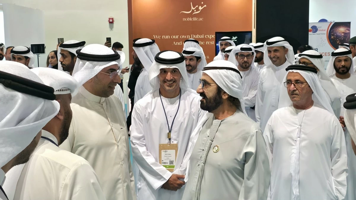 نائب رئيس الإمارات يزور جناح الكويت في 'سوق السفر العربي' بدبي