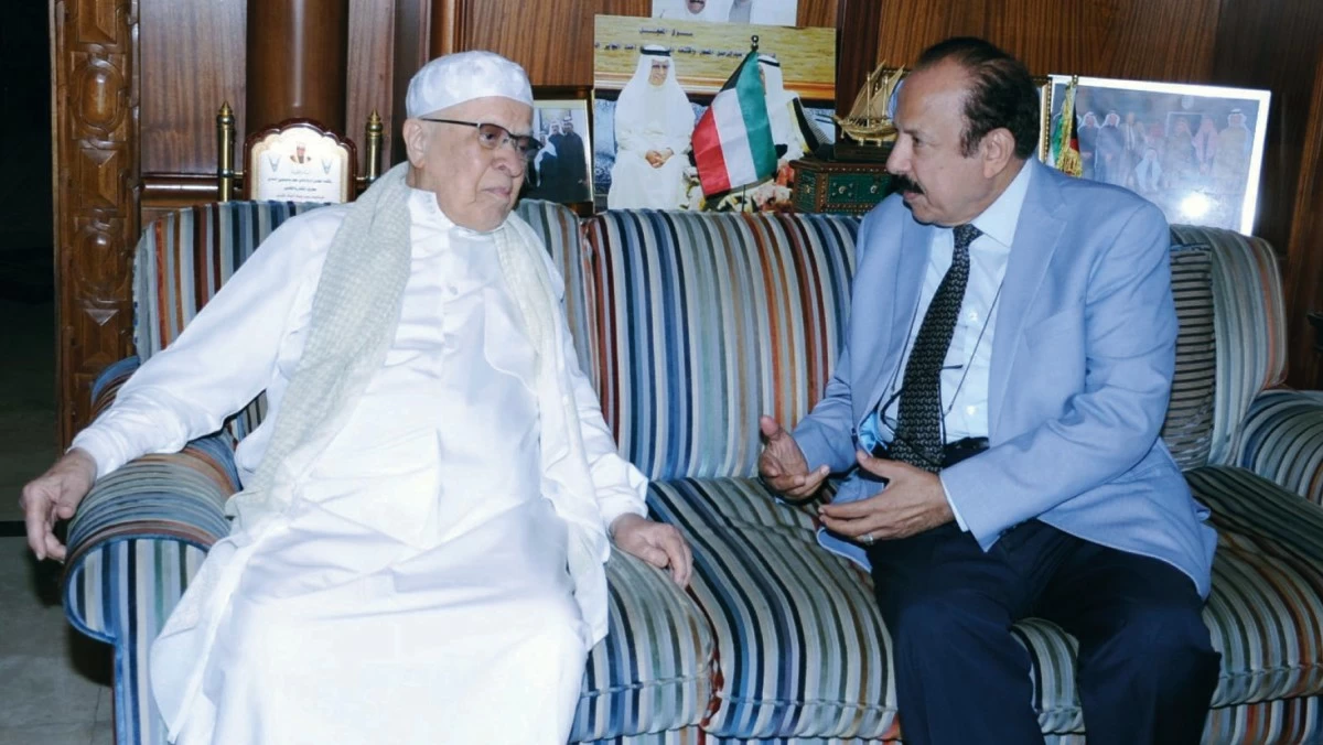 'وفي القلب أمير'... وفاء من دواوين الكويت لقيادة البلاد