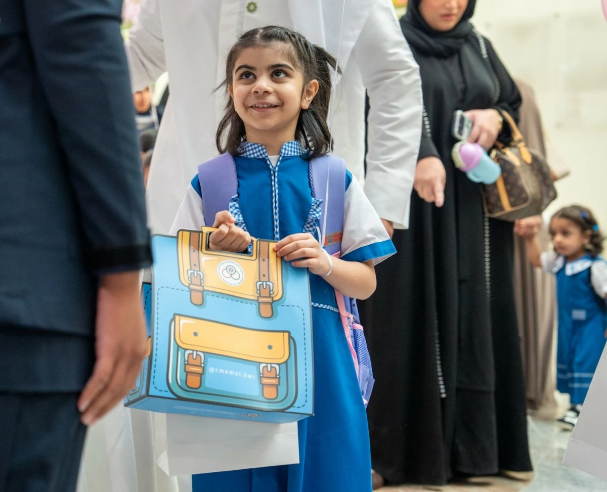 طلبة رياض الأطفال يخطون أولى خطواتهم التعليمية الواعدة ويكملون عقد العام الدراسي