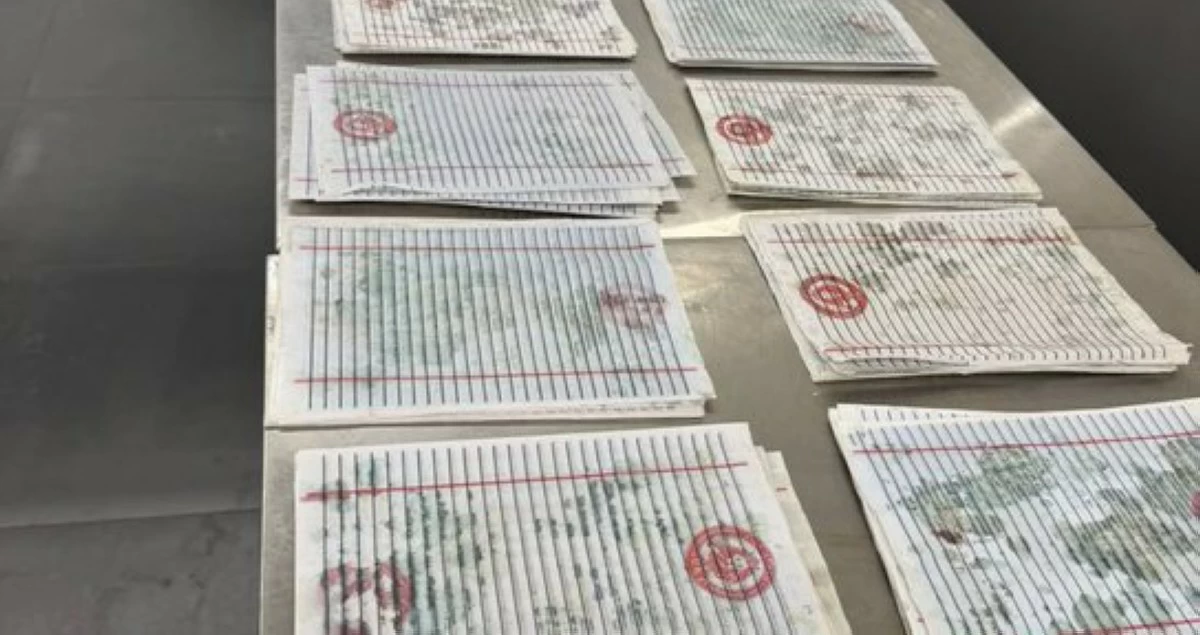 'الجمارك': إحباط تهريب 1197 ورقة 'A4' مشبعة بمادة 'الكيميكال' في مطار 'T4'