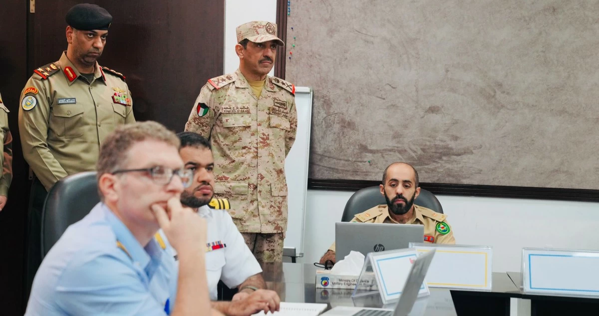 رئيس الأركان: الاستمرار في تطوير مستوى التأهيل والتدريب وفق أحدث المفاهيم العلمية والعسكرية