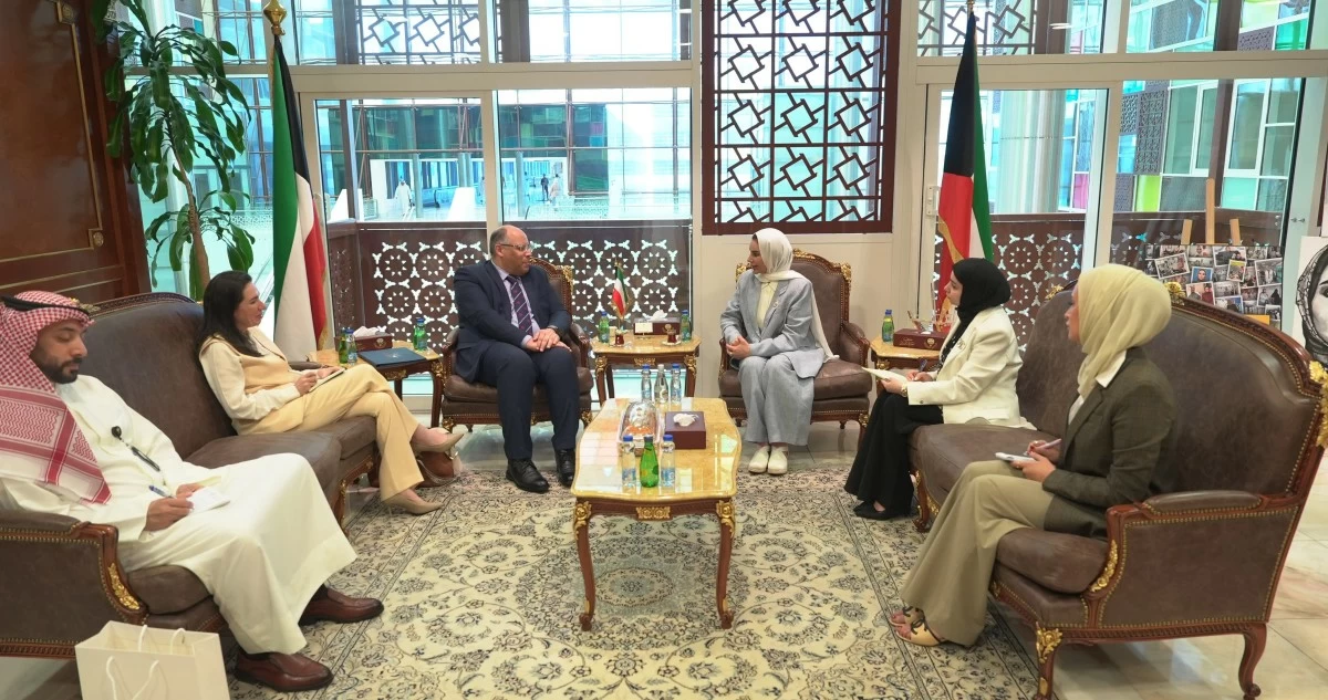 وزيرة 'الشؤون' تبحث مع السفير المصري تعزيز التعاون في المجالات الاجتماعية والإنسانية