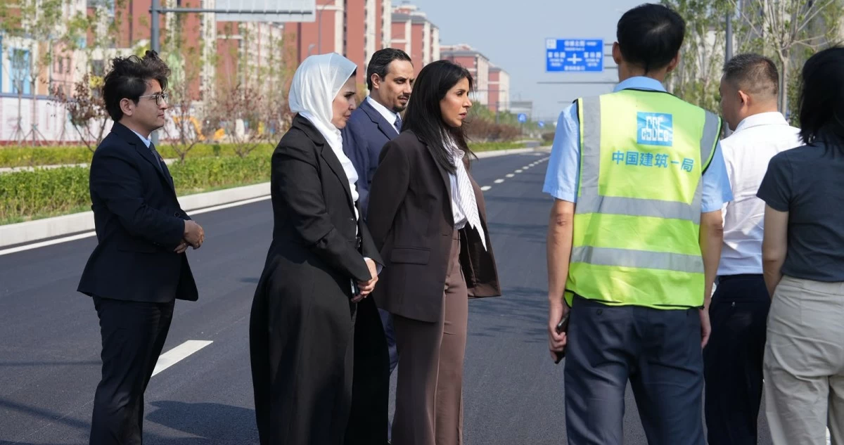وزيرة 'الأشغال' تزور مشروع مدينة عمالية صينية للاطلاع على مرافقها ونموذج تنفيذها
