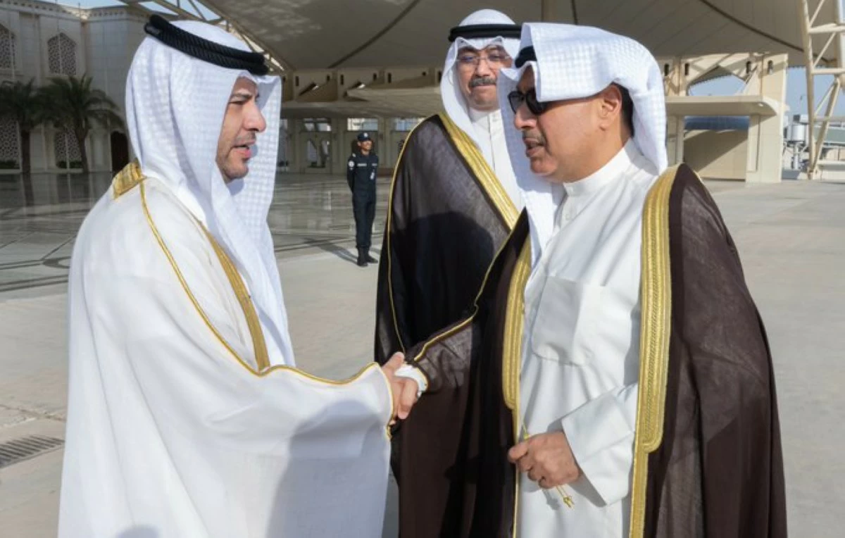 ممثل سمو الأمير وزير شؤون الديوان الأميري يتوجه إلى الإمارات لتقديم واجب العزاء بوفاة الشيخ أحمد بن راشد