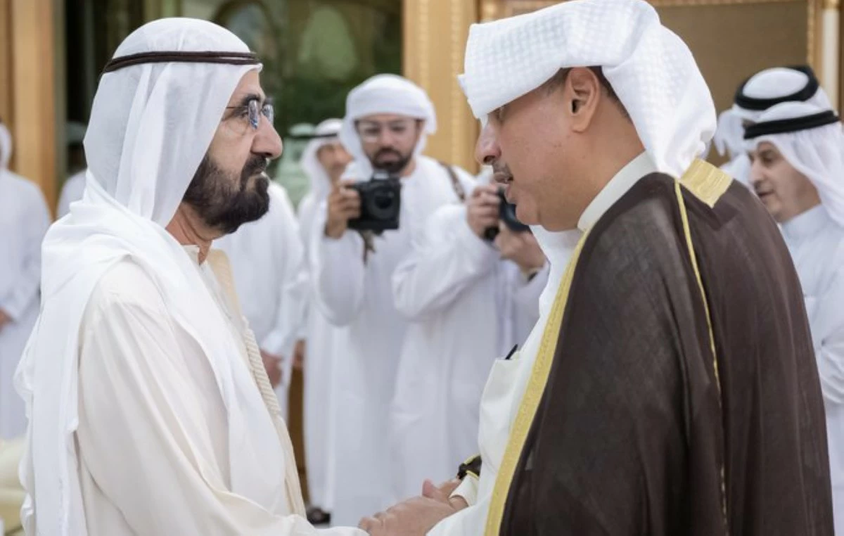 ممثل سمو الأمير وزير شؤون الديوان الأميري يقدم واجب العزاء بوفاة الشيخ أحمد بن راشد آل مكتوم