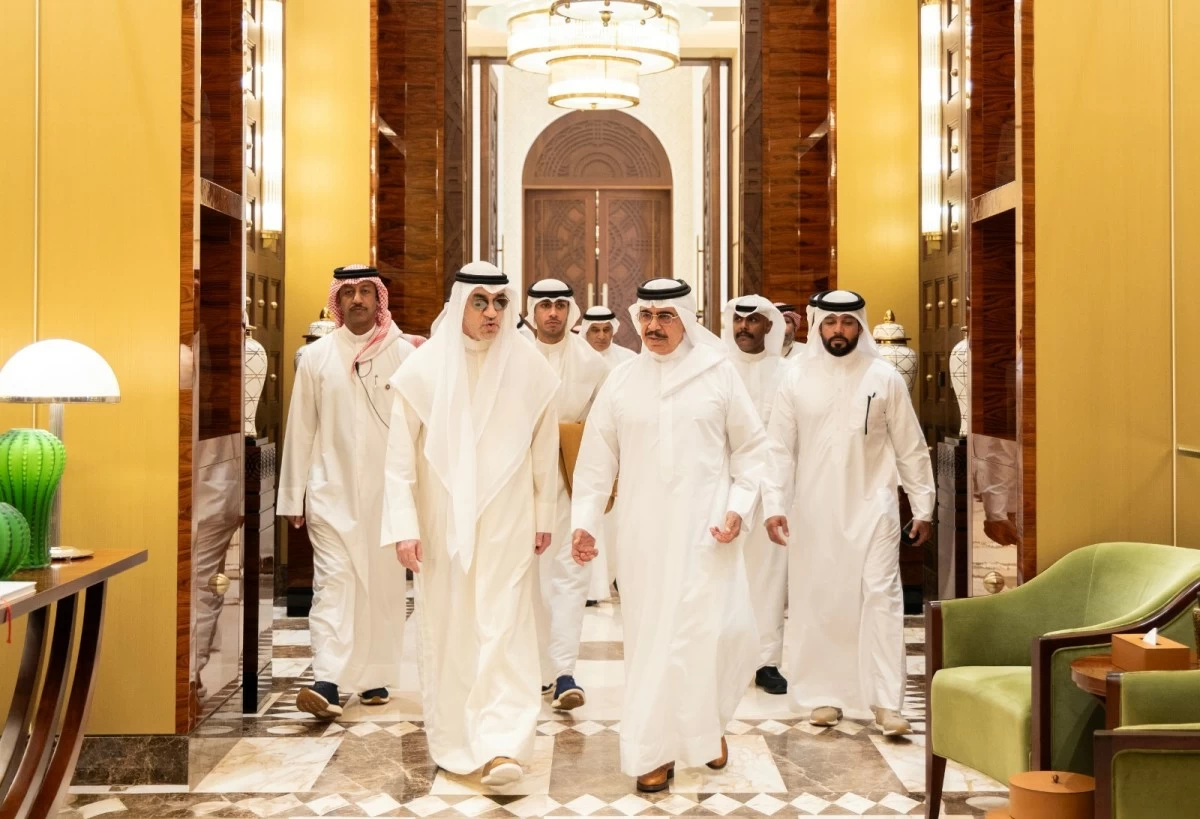 النائب الأول ووزير الداخلية البحريني يبحثان تعزيز التعاون الأمني ودعم العمل الخليجي المشترك