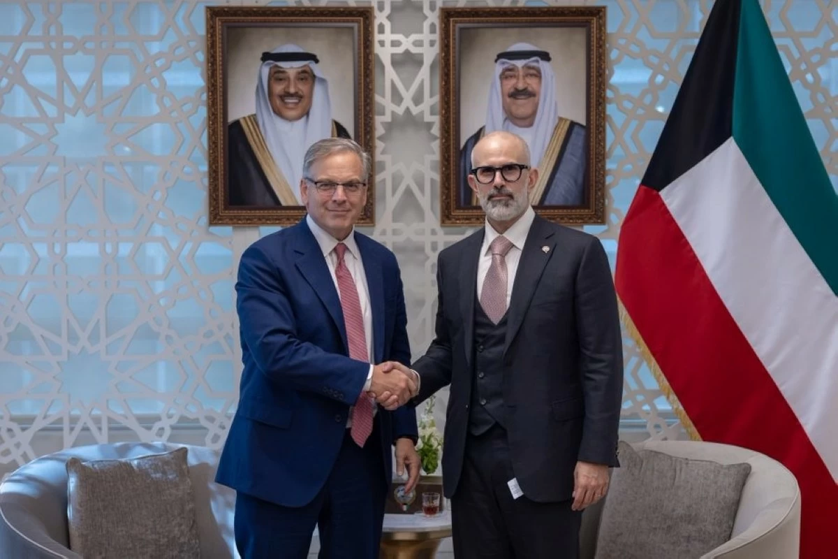 وزير الخارجية يبحث مع مسؤول أميركي تعزيز العلاقات الثنائية والتطورات الإقليمية والدولية
