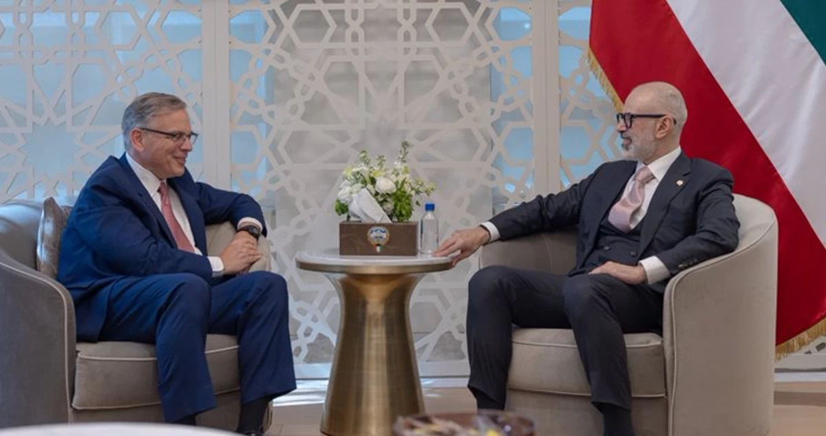 وزير الخارجية يبحث مع مسؤول أميركي تعزيز العلاقات الثنائية والتطورات الإقليمية والدولية