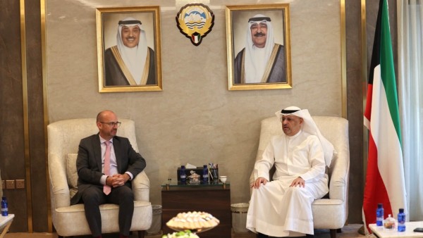 وزير 'الاتصالات' يبحث مع السفير الفرنسي توسيع التعاون التقني والرقمي