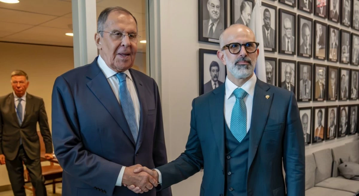 وزير الخارجية يبحث مع نظيريه الروسي والغواتيمالي العلاقات الثنائية والمستجدات الإقليمية والدولية