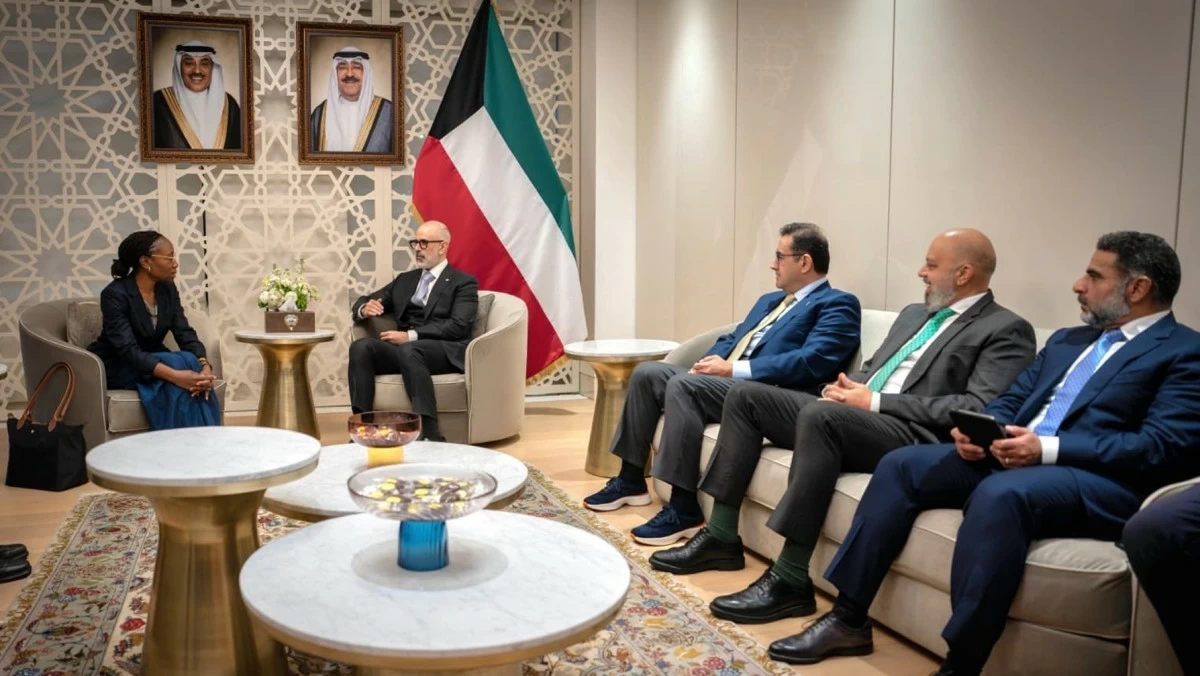 وزير الخارجية ورئيسة 'مجموعة الأزمات' يبحثان المستجدات الإقليمية والدولية