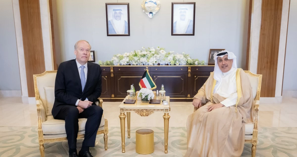 وزير شؤون الديوان الأميري يبحث مع مسؤول فنلندي العلاقات الثنائية والمستجدات الإقليمية والدولية