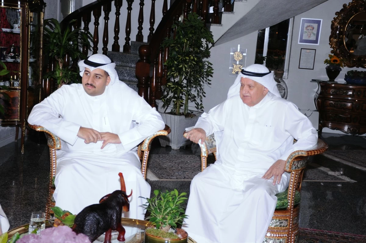 رئيس فنلندا يمنح محمد النقي وسام الفارس من الدرجة الأولى