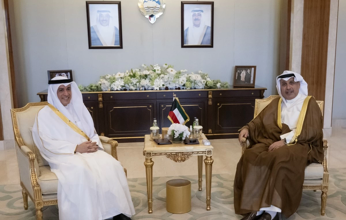 وزير شؤون الديوان الأميري ورئيس ديوان ولي العهد يستقبلان سفير أوزبكستان وسفير الكويت لدى اليابان