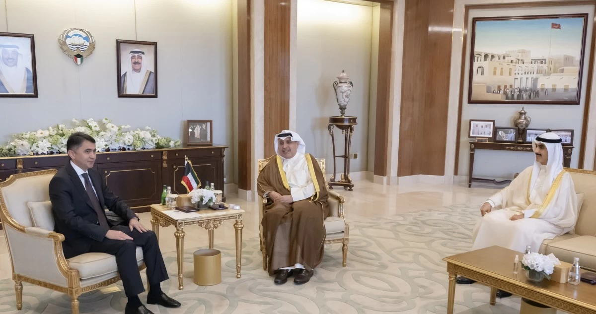 وزير شؤون الديوان الأميري ورئيس ديوان ولي العهد يستقبلان سفير أوزبكستان وسفير الكويت لدى اليابان