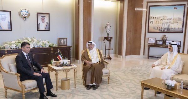 وزير شؤون الديوان الأميري ورئيس ديوان ولي العهد يستقبلان سفير أوزبكستان وسفير الكويت لدى اليابان
