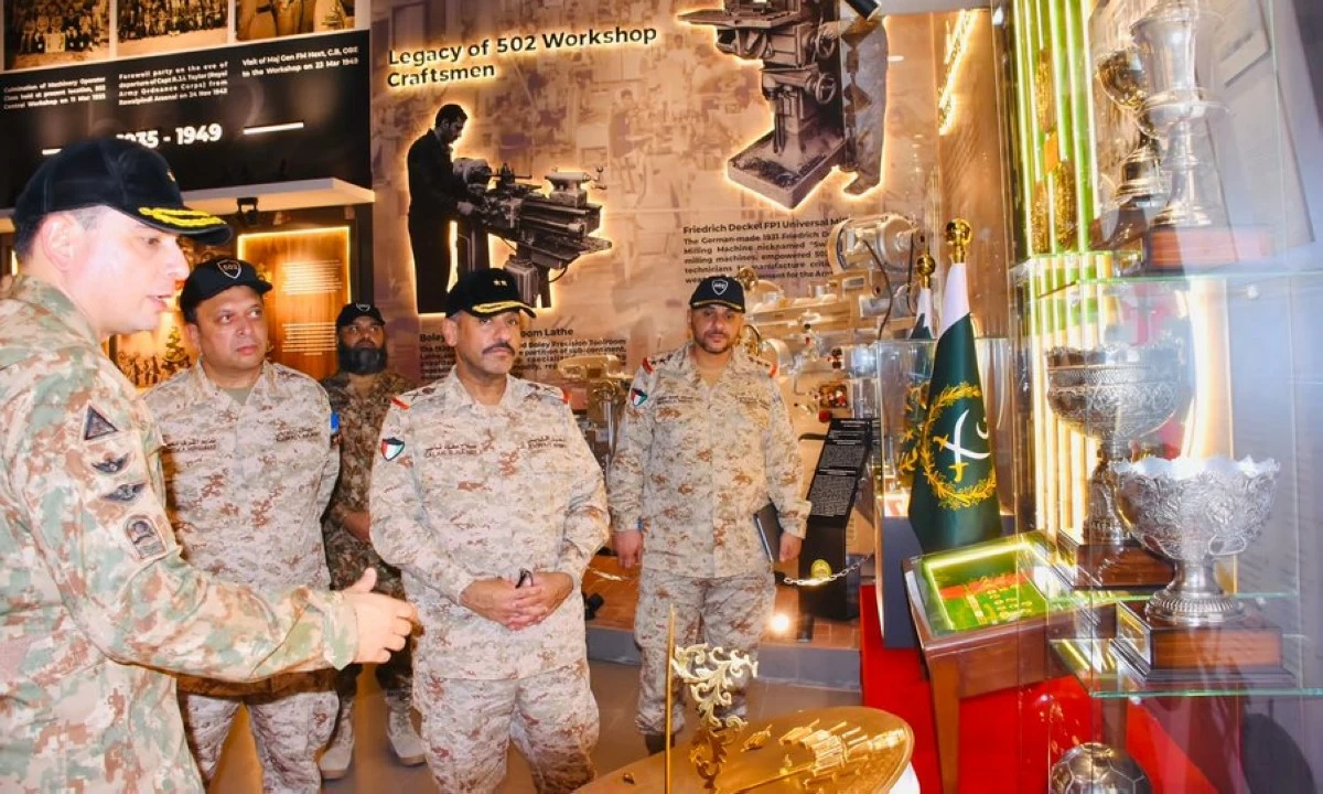 وفد من الجيش يزور باكستان لبحث التعاون اللوجستي والفني