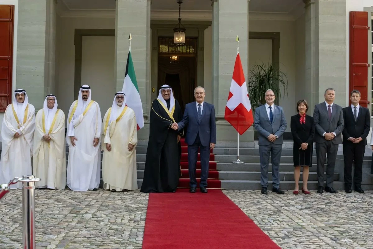سمو ولي العهد يلتقي رئيس الاتحاد السويسري في قصر لون وسط مراسم استقبال رسمية