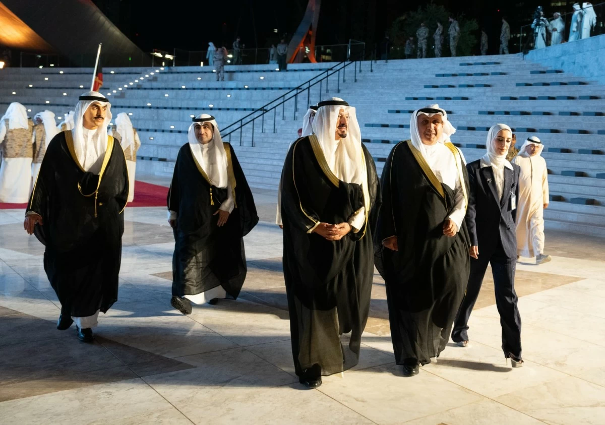ممثل الأمير يفتتح المرحلة الثالثة من حديقة الشهيد