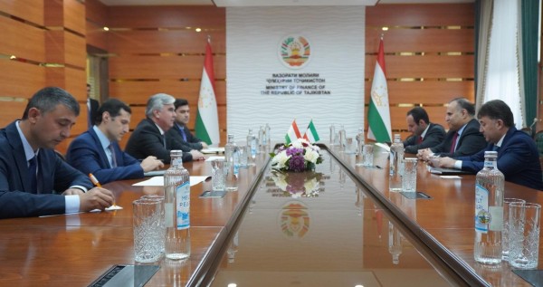 وزير مالية طاجيكستان يؤكد أهمية تعزيز التعاون الاقتصادي والاستثماري مع الكويت