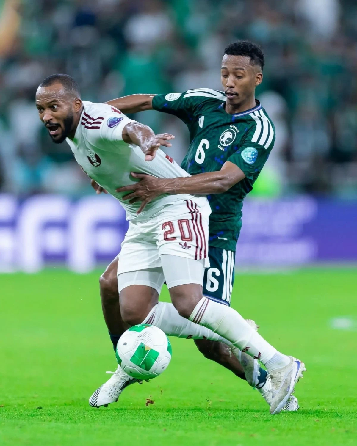 السعودية تتخطى قطر بركلات الترجيح وتتأهل إلى نهائي 'خليجي 27'