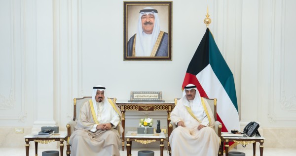 ولي العهد يستقبل رئيس الوزراء والنائب الأول ووزيري الدفاع والخارجية