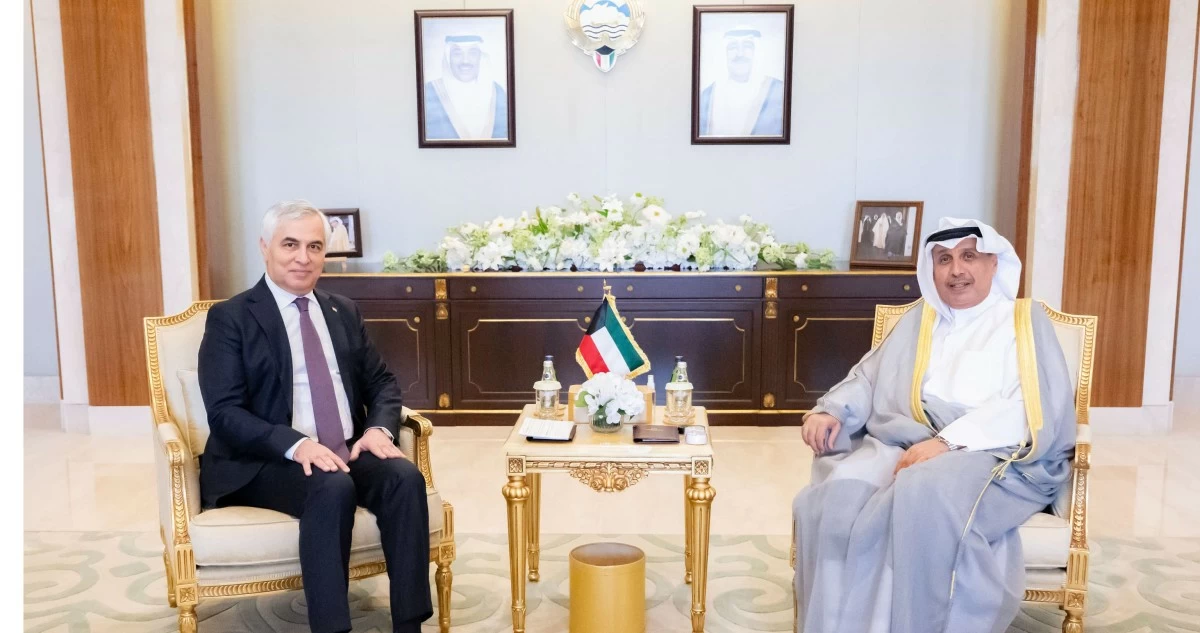 وزير شؤون الديوان الأميري ورئيس ديوان ولي العهد يستقبلان سفيري الأرجنتين وطاجيكستان