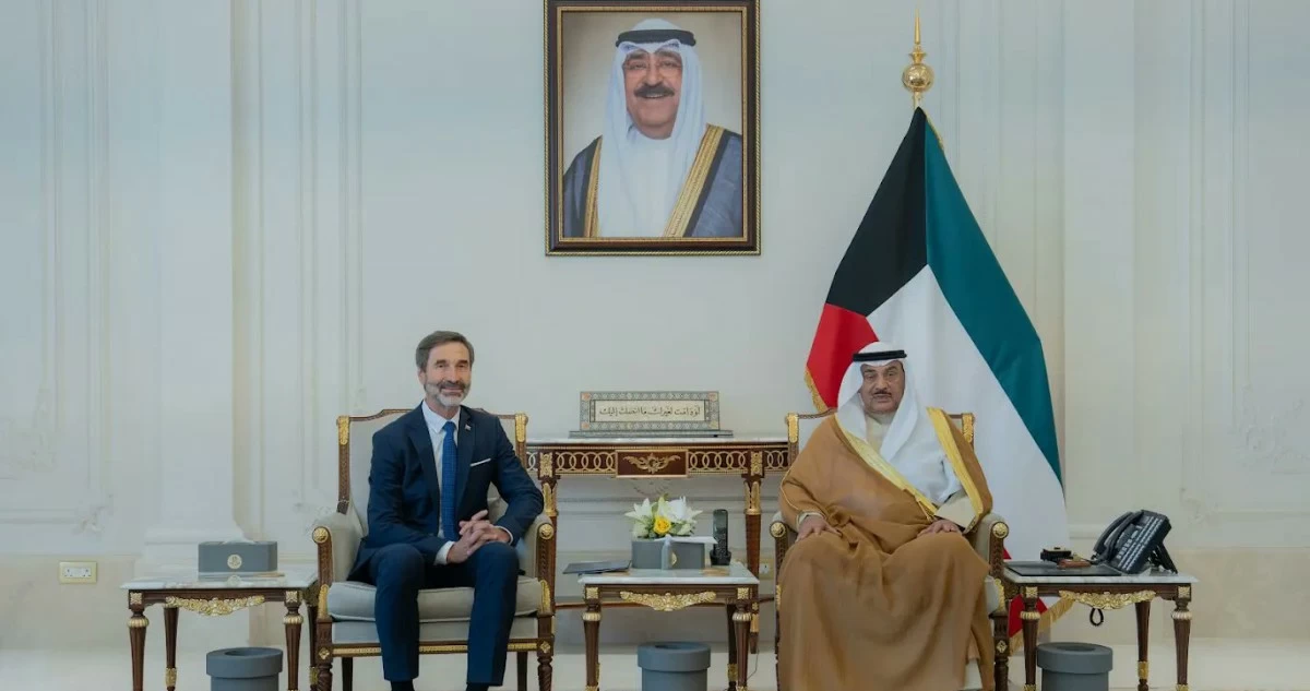 سمو ولي العهد يسقبل وزير الشؤون الخارجية والأوروبية في سلوفاكيا
