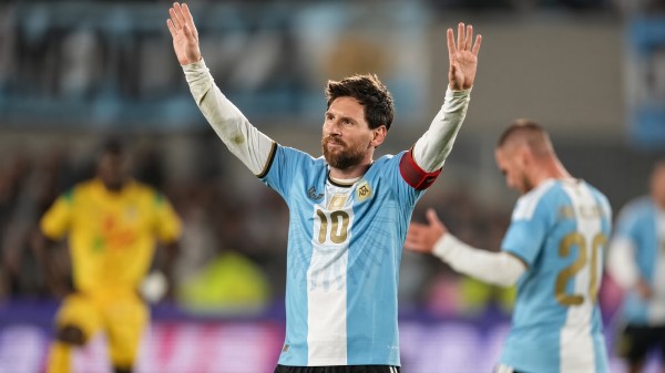 'التانغو الأخير'... ميسي يسجل ويصنع ويبكي في ليلة وداعه لمنتخب الأرجنتين