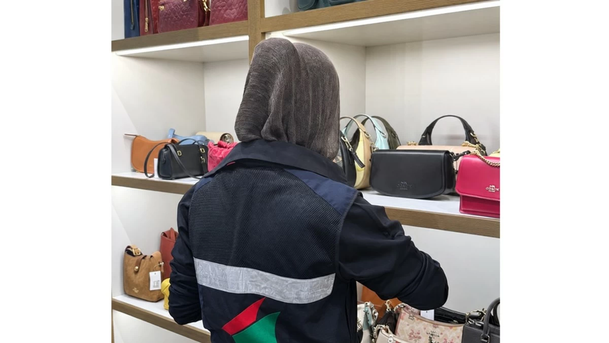 'التجارة': ضبط سلع مقلدة وعروض وتخفيضات دون ترخيص في الخيران البحرية